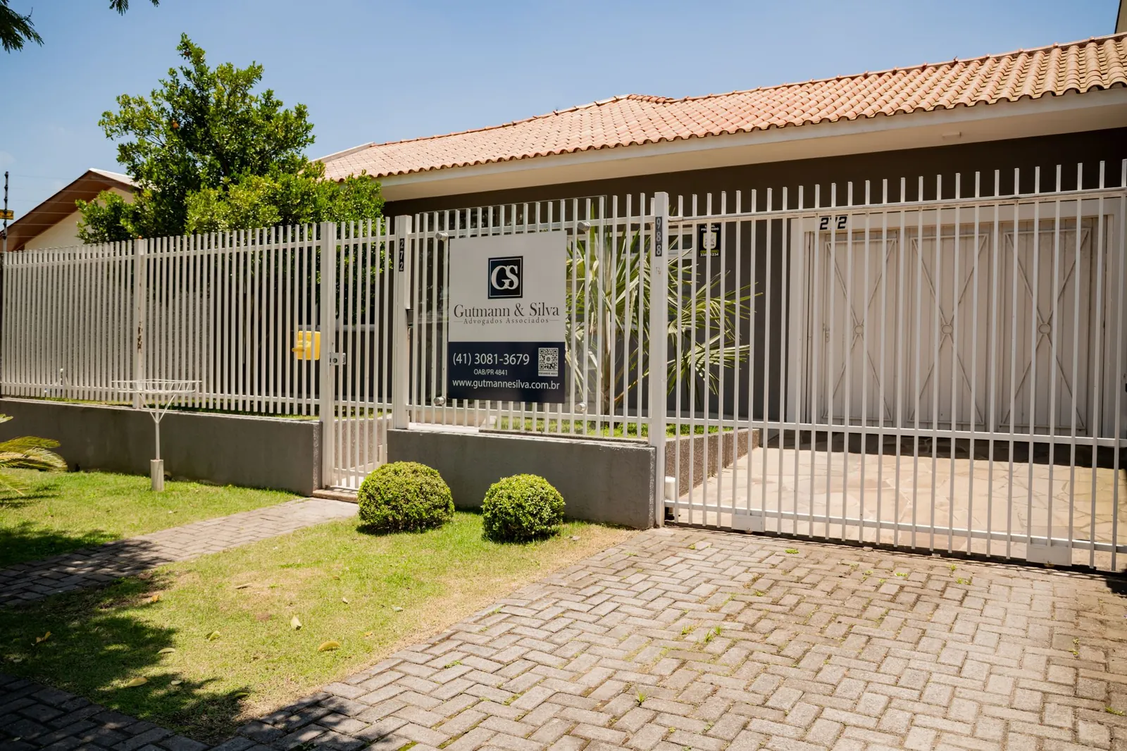 Entrada do escritório Gutmann & Silva